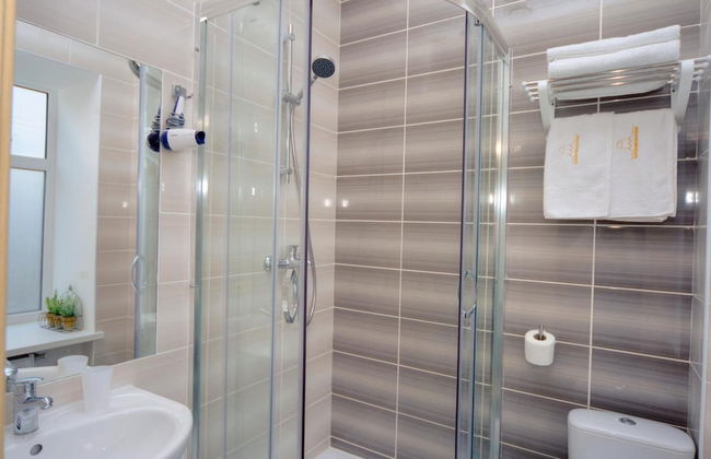 Golden Gate Inn - Photo 31