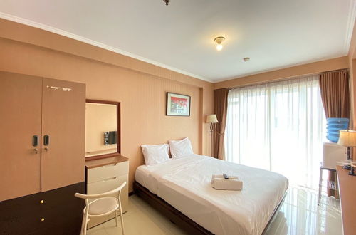 Foto 3 - Spacious Chic Studio Room Apartment At Gateway Pasteur