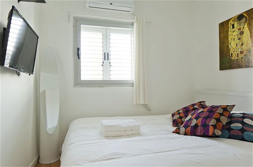 Photo 5 - TLV Suites by the sea 3 Rooms