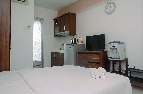 Photo 5 - Good and Comfy Studio Room at Green Bay Pluit Apartment