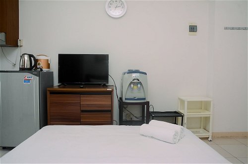 Photo 9 - Good and Comfy Studio Room at Green Bay Pluit Apartment