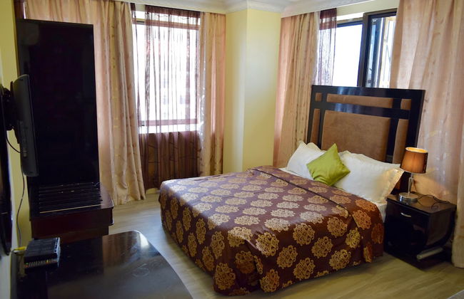 New Avon Apartments - Photo 3