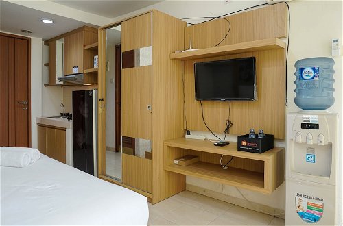 Photo 3 - Cozy and Comfy Studio Margonda Residence 3 Apartment