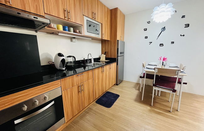 The Elevated Abode - Comfycosy 1-br at The Loop - Foto 1