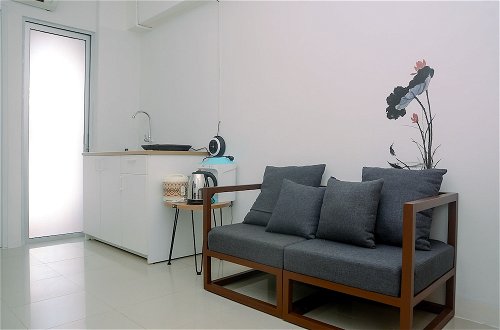 Photo 8 - Cozy Living 2BR Apartment at Bassura City near Mall