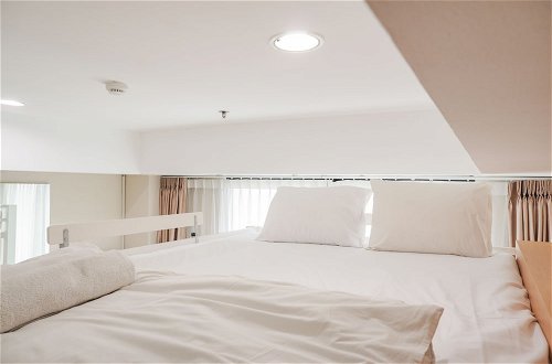 Photo 3 - Fancy and Nice Studio Room Apartment at Nine Residence
