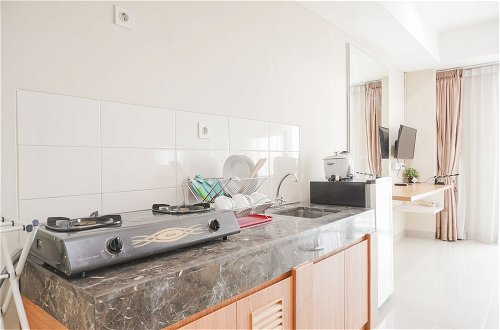 Photo 4 - Fancy and Nice Studio Room Apartment at Nine Residence