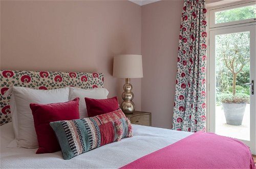 Foto 2 - Altido Elegant 3-Bed Flat W/ Private Garden In Notting Hill