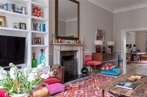 Photo 16 - Altido Elegant 3-Bed Flat W/ Private Garden In Notting Hill