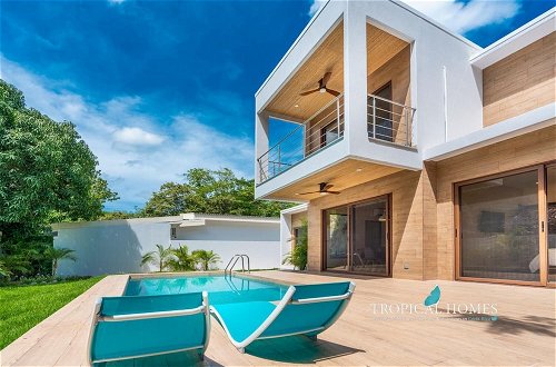 Photo 1 - Playa Potrero Stunning Modern 3 BR 3 5 Bath Home - Casa Coralis