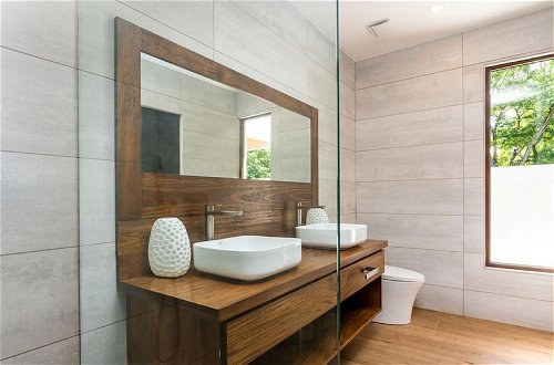 Photo 71 - Playa Potrero Stunning Modern 3 BR 3 5 Bath Home - Casa Coralis