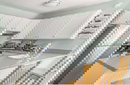 Foto 6 - Coastal Condo Close to Beach & Entertainment