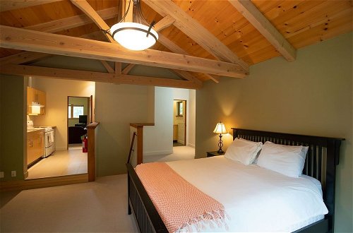 Photo 11 - Whyte Mountain Chalet by Revelstoke Vacations