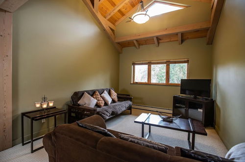 Photo 20 - Whyte Mountain Chalet by Revelstoke Vacations