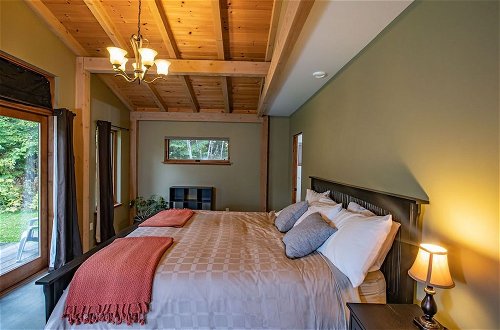 Foto 9 - Whyte Mountain Chalet by Revelstoke Vacations