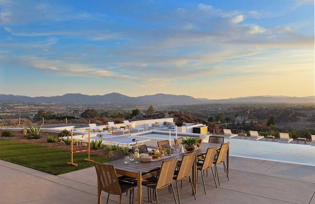 Pinot Point by Avantstay Massive Estate, 10 Mins From Temecula Wineries - Photo 2