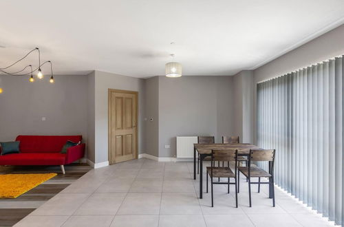 Photo 8 - Impeccable 1-bed Apartment in Ebbw Vale, Wales