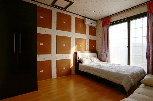 Photo 10 - Yangyang Guesthouse Pension
