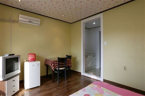 Photo 4 - Yangyang Guesthouse Pension