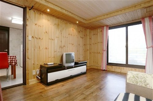 Photo 25 - Yangyang Guesthouse Pension
