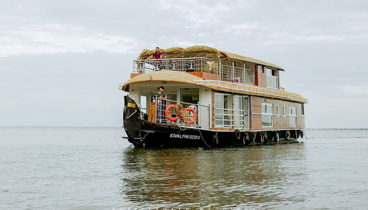 Photo 1 - Beachparadise Daycruise houseboat