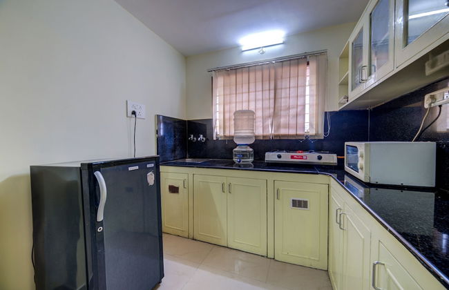Falcons Nest Studio Apartments - Photo 9