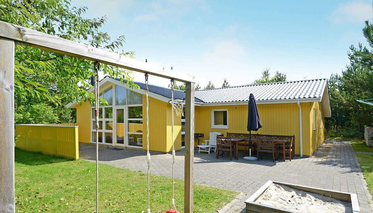 Foto 1 - 8 Person Holiday Home in Henne