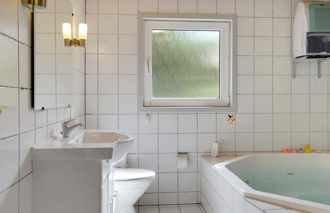 8 Person Holiday Home in Henne - Foto 10