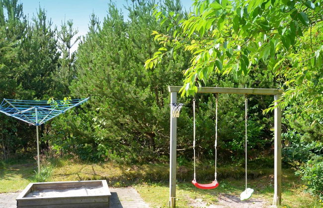 8 Person Holiday Home in Henne - Foto 17