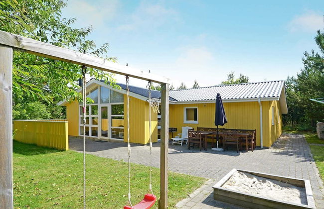 8 Person Holiday Home in Henne - Foto 1
