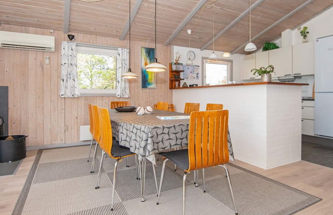 8 Person Holiday Home in Henne - Foto 9