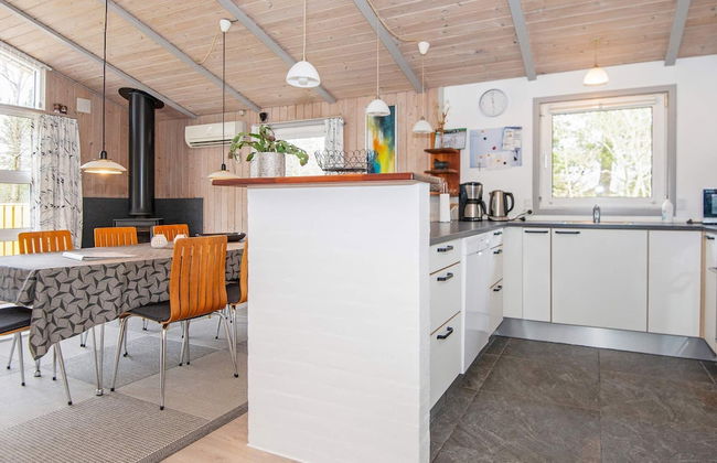 8 Person Holiday Home in Henne - Foto 13