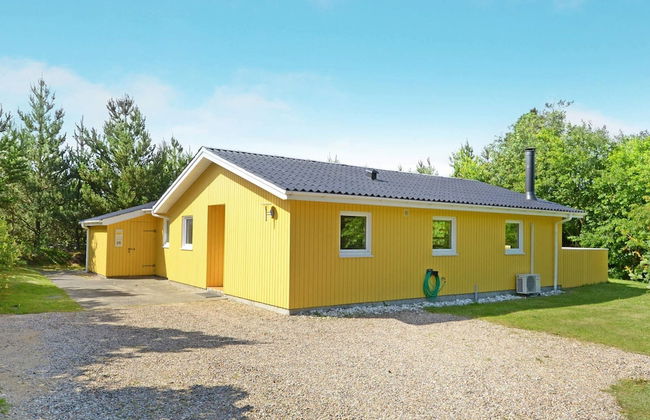 8 Person Holiday Home in Henne - Foto 16