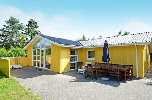 Foto 15 - 8 Person Holiday Home in Henne