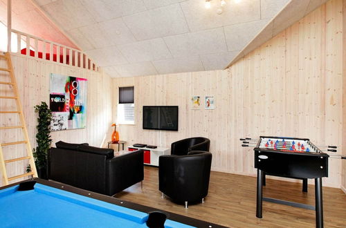 Photo 9 - 16 Person Holiday Home in Bogense