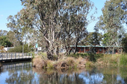 Photo 8 - Victoria Lake Holiday Park