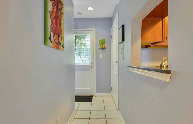 Lavender Jungle by Avantstay Great Location w/ Patio & Shared Pool! Week Long Stays Only - Foto 4
