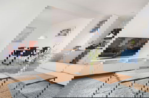 Photo 4 - Modern Apartment Near the Beach