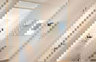 Photo 2 - Modern Apartment Near the Beach