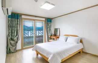 Photo 2 - Geoje Beach Maru Pension