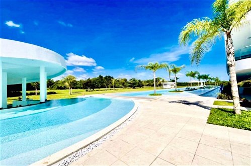 Photo 29 - Luxury Apartment With Pool And Golf View