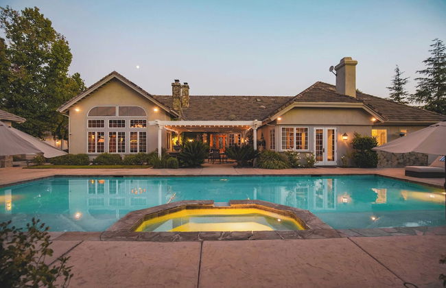 La Barrique by Avantstay Secluded 14 Acre Estate w/ Vball & Pool - Photo 10
