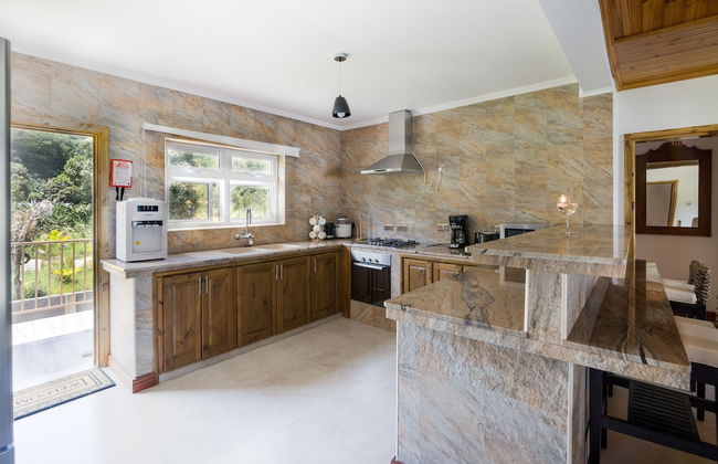 Flora's Self Catering - Foto 6