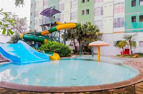 Foto 16 - Pool View 2BR at Dian Regency Apartment