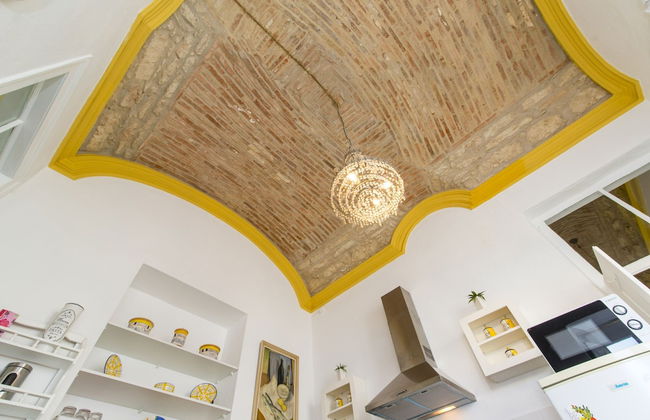 Charming Townhouse With Aircon Only 500m From the Marina and the Typical Market - Foto 11
