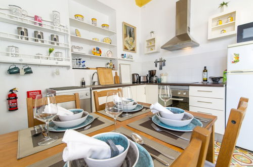 Photo 12 - Charming Townhouse With Aircon Only 500m From the Marina and the Typical Market