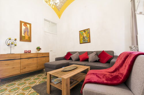 Photo 5 - Charming Townhouse With Aircon Only 500m From the Marina and the Typical Market