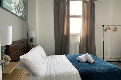 Foto 1 - Modern 2 Bedroom Flat in Robert st, Swansea