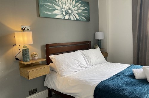 Foto 6 - Modern 2 Bedroom Flat in Robert st, Swansea