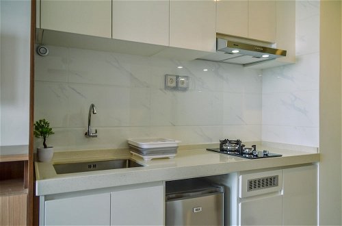 Foto 10 - Fully Furnished with Modern Design Studio Sky House BSD Apartment